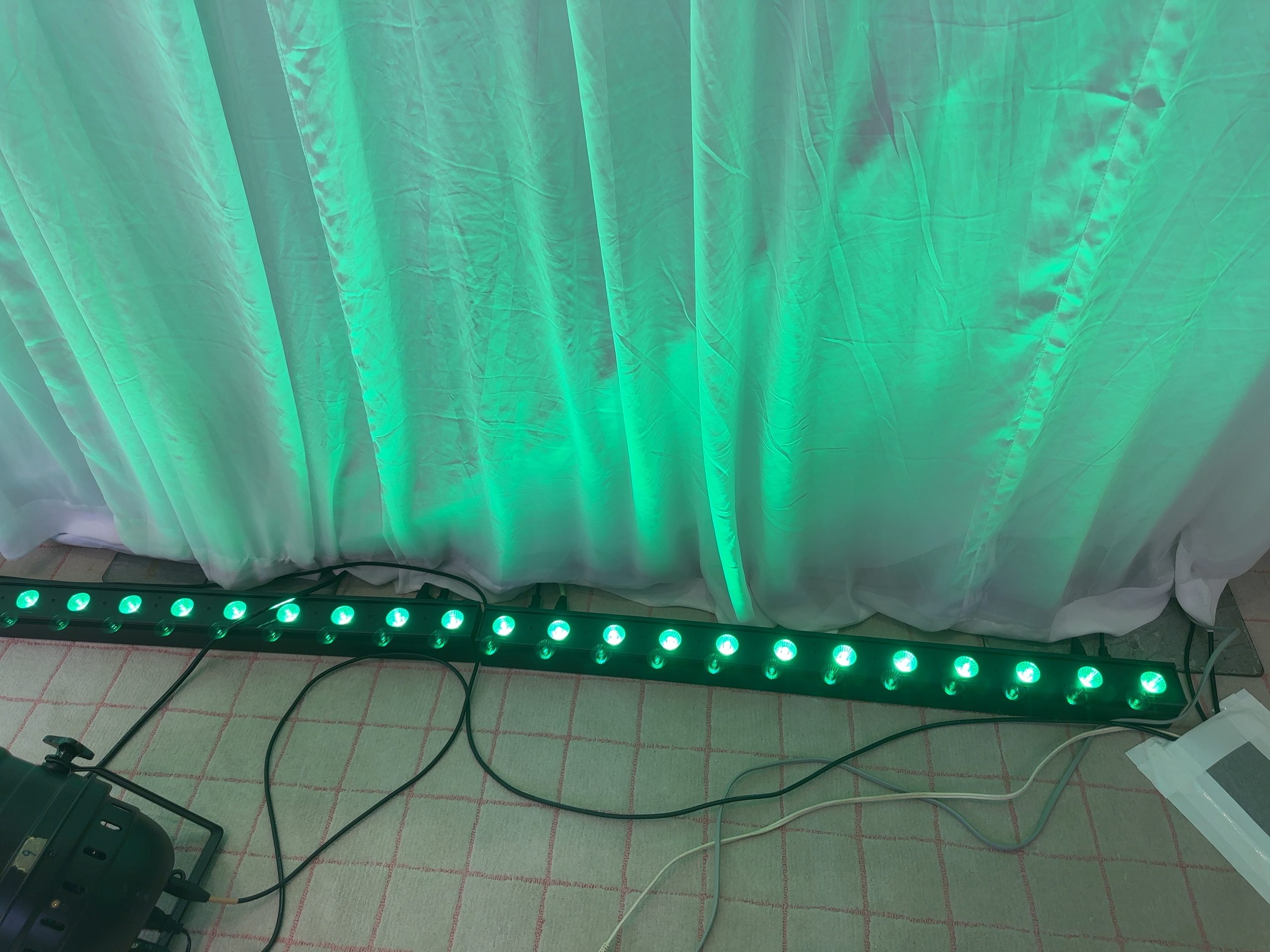 北海道・札幌でLEDフットライトをレンタル｜ステージ・舞台・イベントの足元照明に！💡